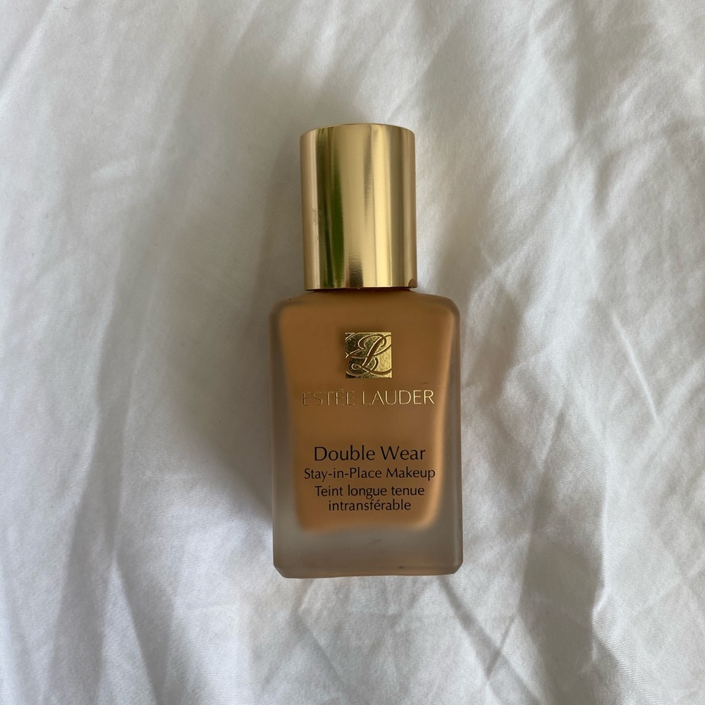 Estée Lauder Double Wear
Stay-in-Place Makeup 5W1